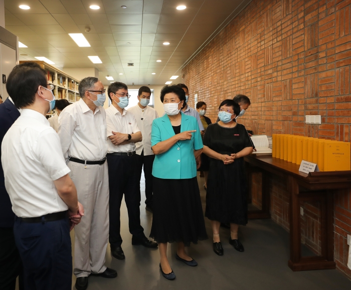 刘延东考察浙江大学人文古籍图书馆by卢绍庆拍摄
