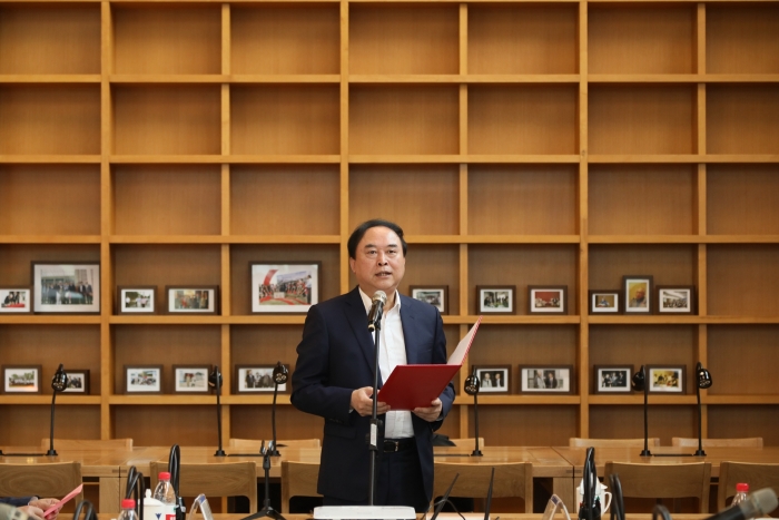楼含松馆长致辞by应潇潇拍摄