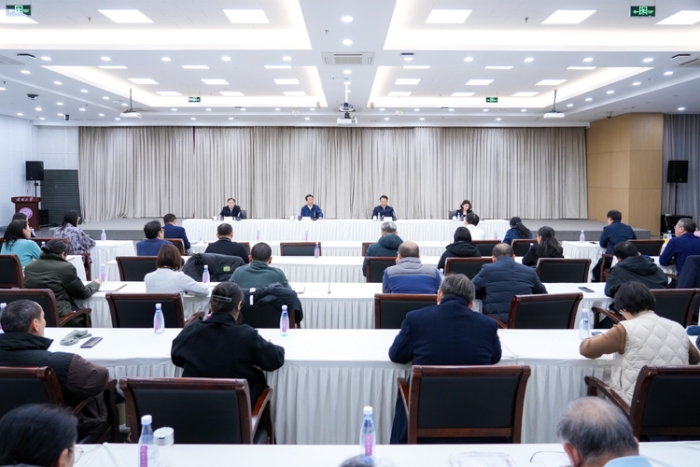 00300082595_5bf3e8e3