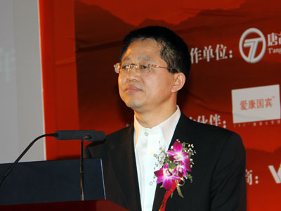 光耀董事长_临沂光耀实验学校图片